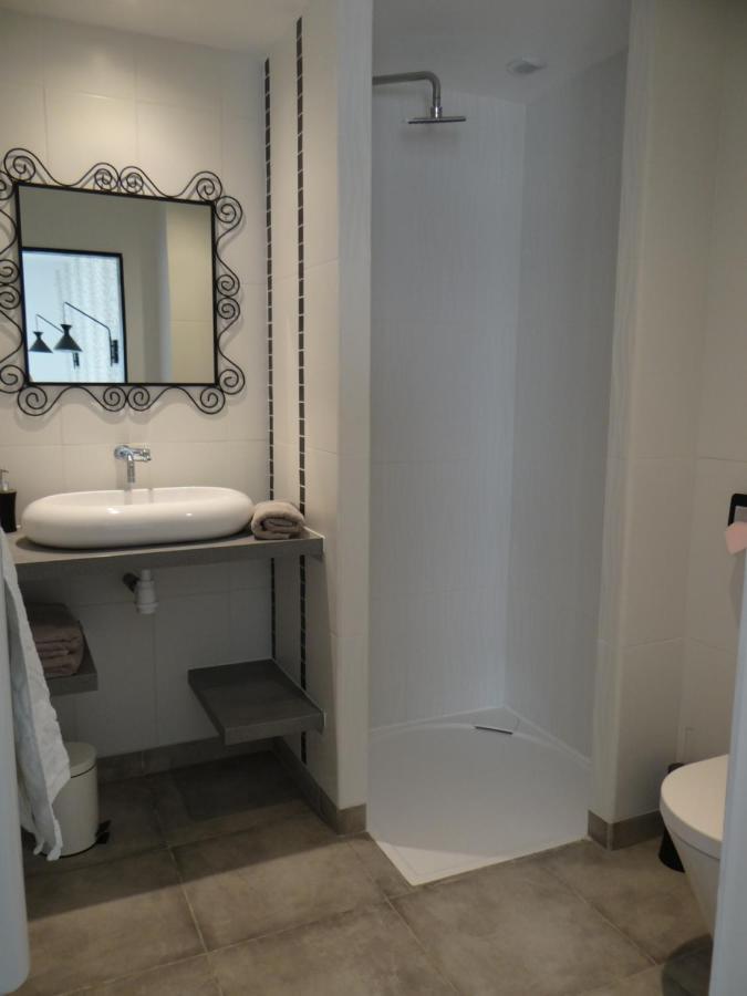 Les Marguerites Bed & Breakfast Champdolent Bagian luar foto